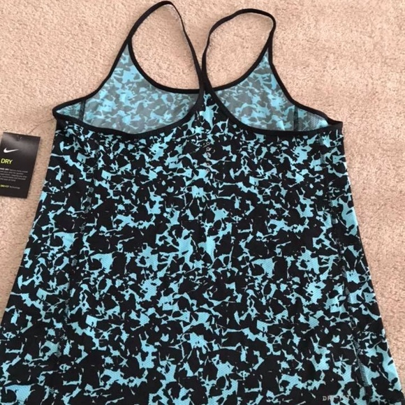 Nike size Medium NWT dryfit - Picture 2 of 2